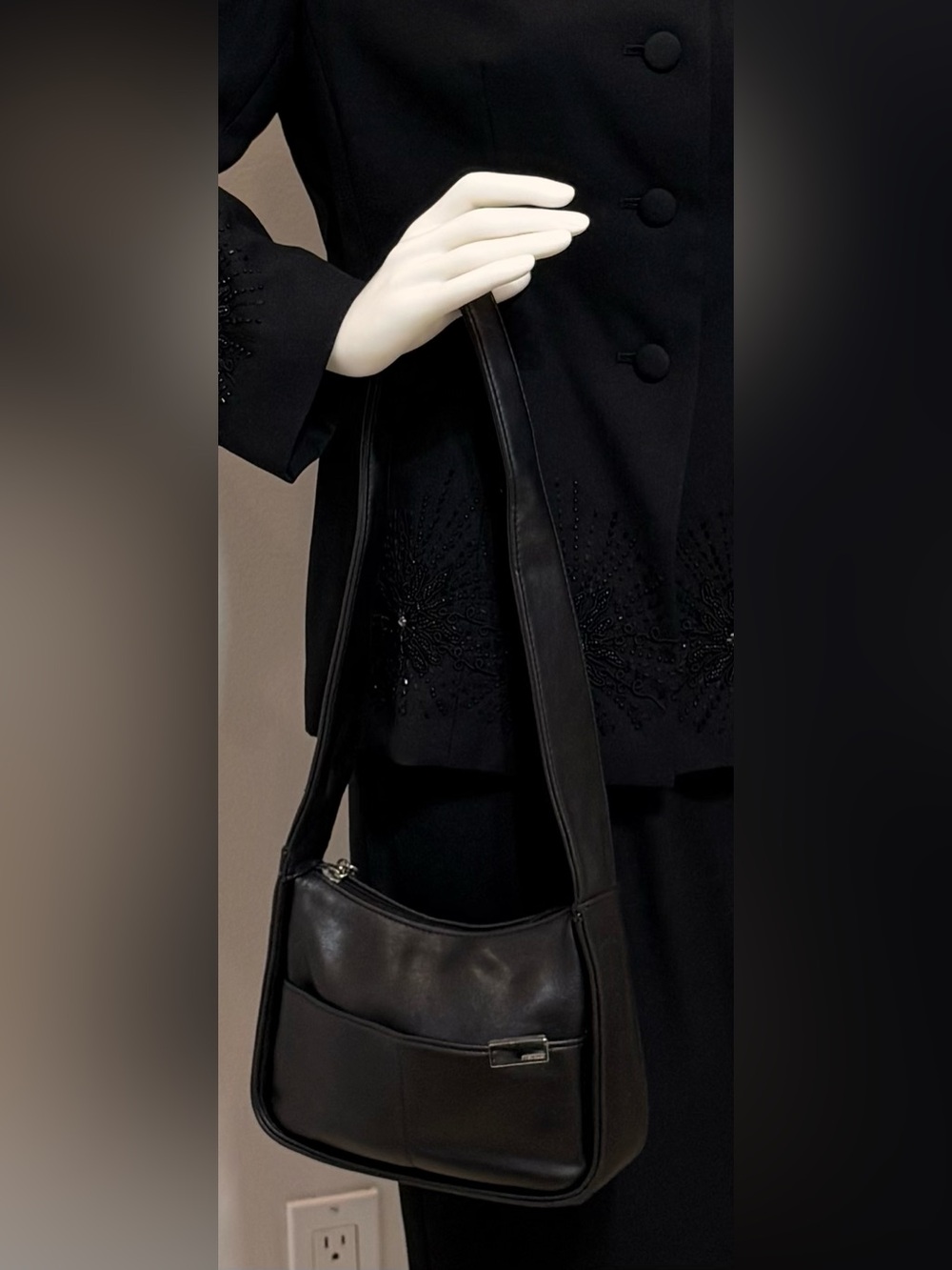 Fratelli Rossetti Black Messenger Bag with Minimalist Design Vinyl Pursue - Picture 4 of 11